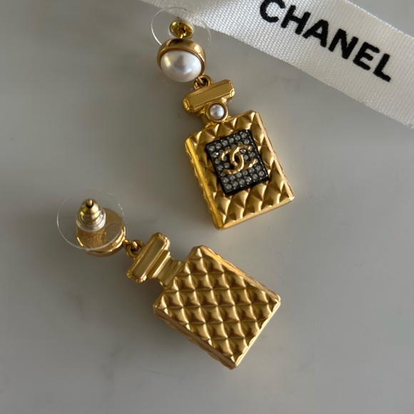CHANEL EARRINGS - Picture 3 of 6